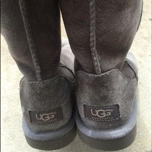 Ugg short boots